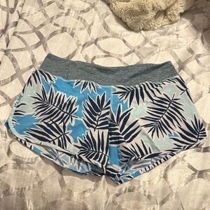 Rabbit Tropical Leaf Print Shorts